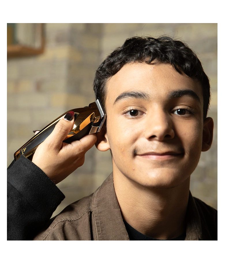 Thumbnail 562616 Ultra Clip Clipper Gold in-use